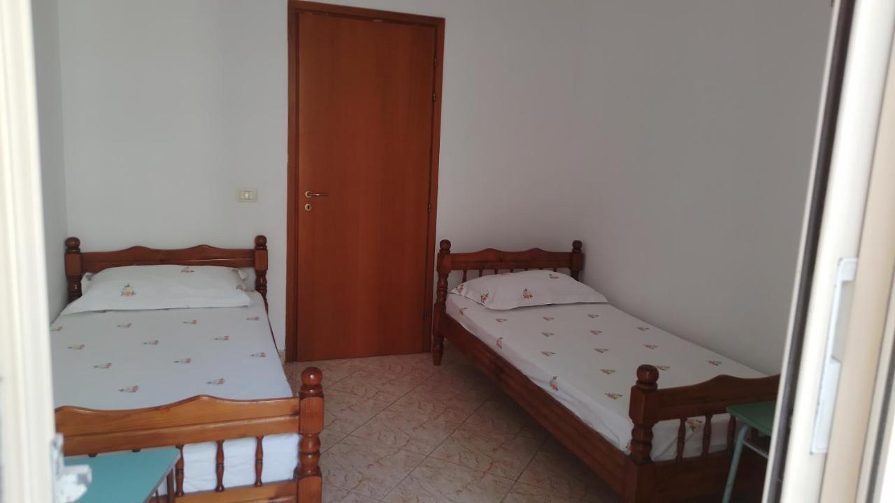 Home Vlorë Exteriör bild
